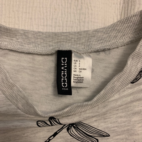 H&M graphic sweatshirt - Picture 3 of 4